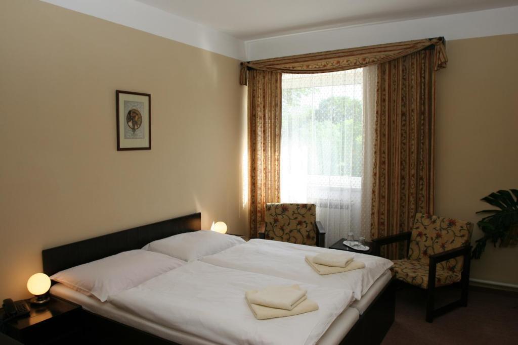 Ivka Hotel